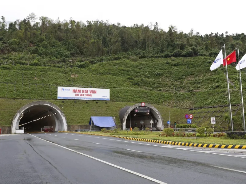 Hai Van Tunnel – A Marvel of Engineering Connecting Central Vietnam