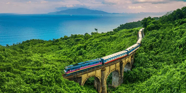 How to Travel from Da Nang to Nha Trang: Detailed Guide in 2025